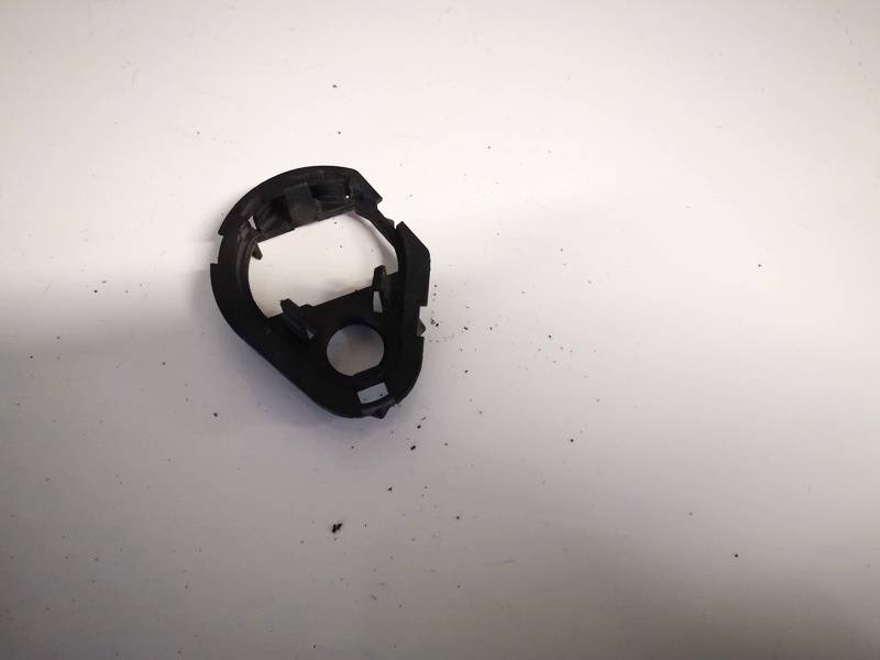 61146925712 BMW 3-Series 2005 Other holders