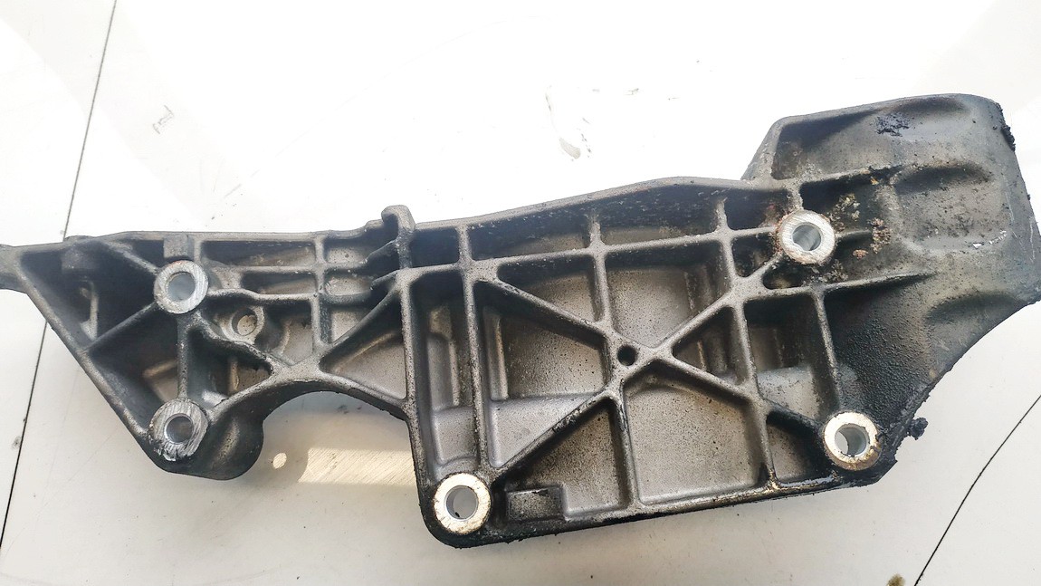 06A903141H USED Engine Mount Bracket and Gearbox Mount Bracket Audi TT