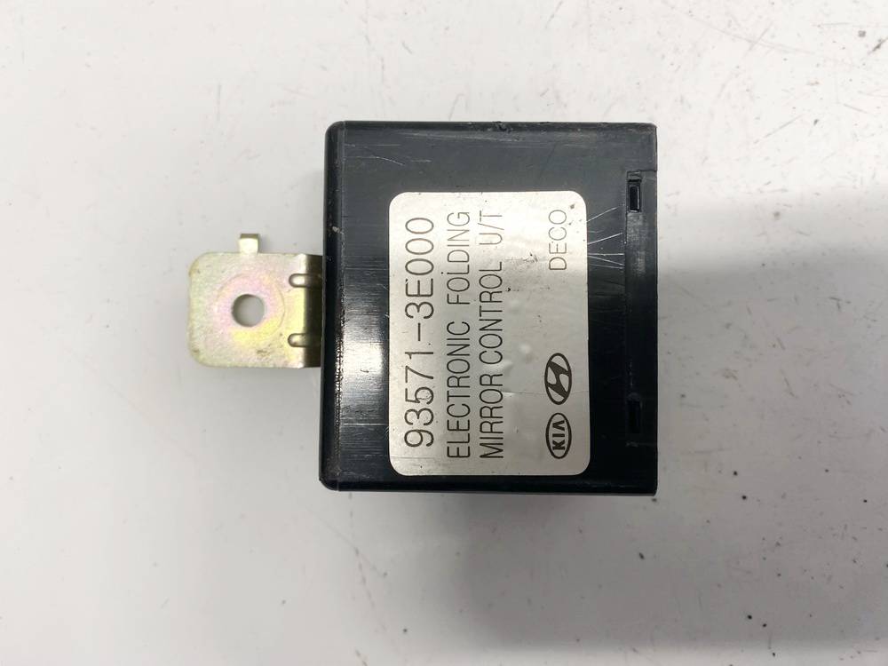 935713E000 Kia Sorento 2004 Citi datori