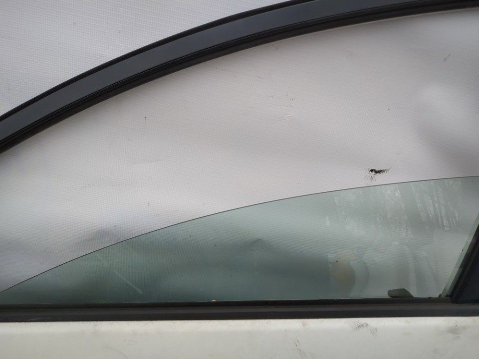 Toyota Corolla Verso 2005 Door-Drop Glass - FRONT LEFT
