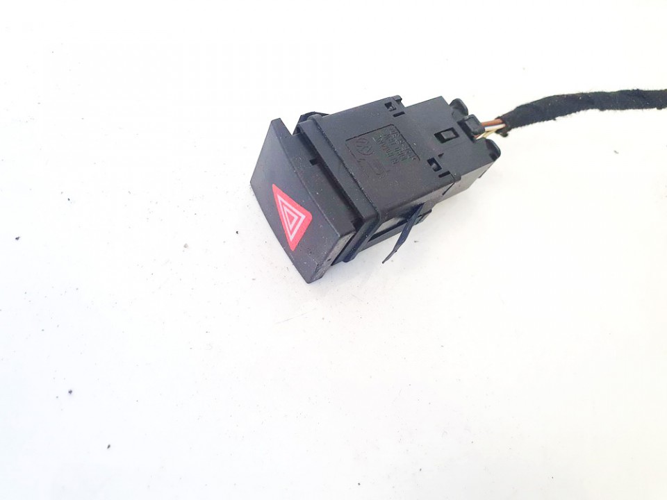 6q0953235 used Hazard switch Volkswagen Polo 2002 1.9L EIS01650969