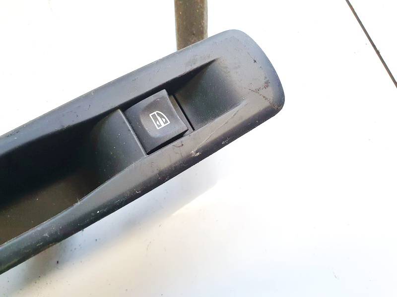 82944002R Renault Laguna 2008 Interrupteur de Lève vitre - Thumbnail 2