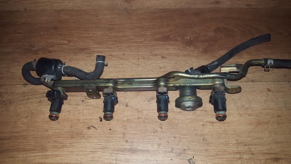 10C160340 Honda Civic 2004 Fuel injector rail (injectors)(Fuel distributor)