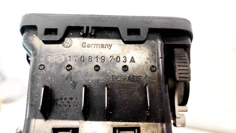 1T0819703A Volkswagen Touran 2005 Dash Vent (Air Vent Grille) - Thumbnail 3