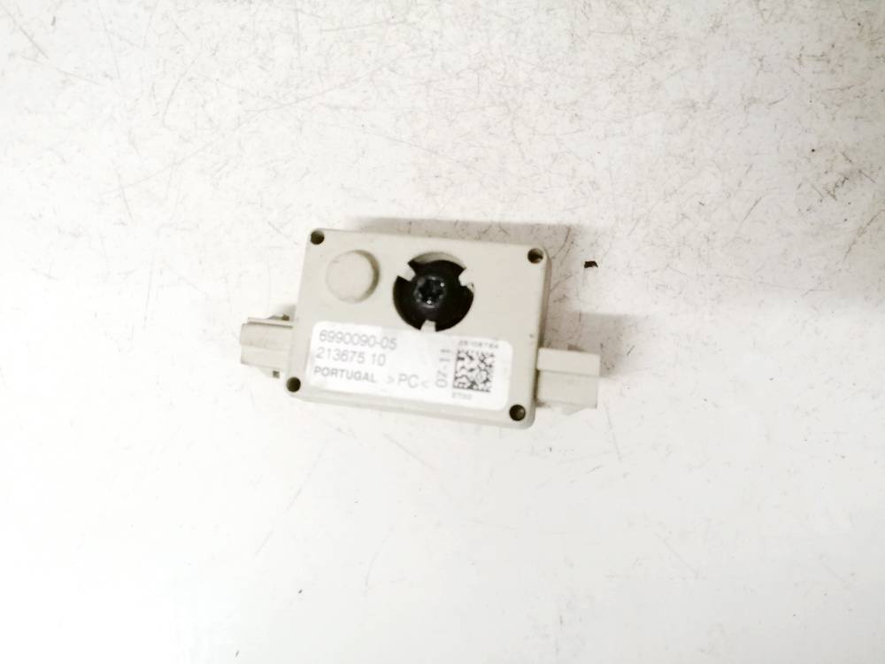 699009005 BMW 3-Series 2007 Pystyantennivahvistin