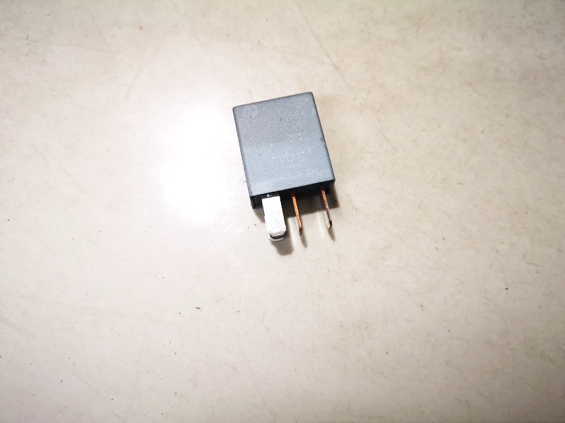 6025111584A Renault Espace 1999 Relay module