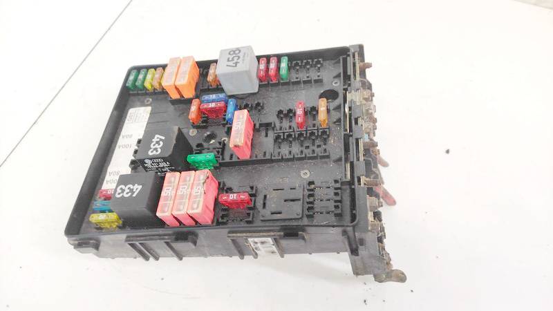 1K0937124K Volkswagen Golf 2005 Fuse box