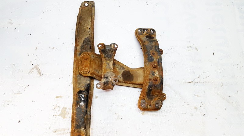 Subaru Legacy 2000 Belka mostu - TYLNE