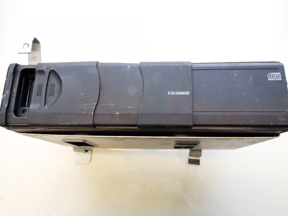 8364931 BMW X3 2006 CD changers