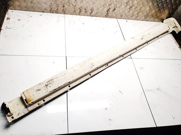 Porsche Cayenne 2006 Vasen muovinen kynnyslista