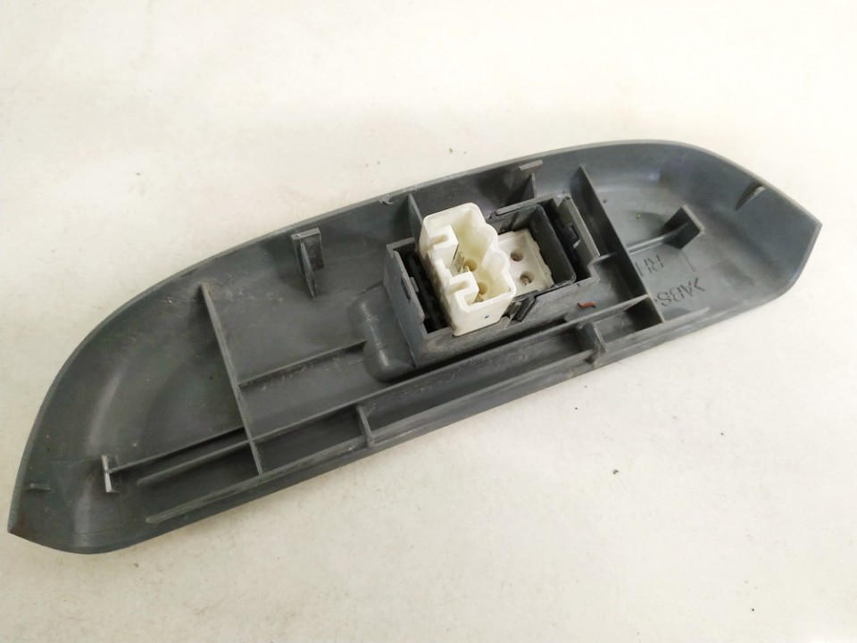 Toyota Yaris Verso 2001 Stiklo valdymo mygtukas (lango pakeliko mygtukai) - Thumbnail 3