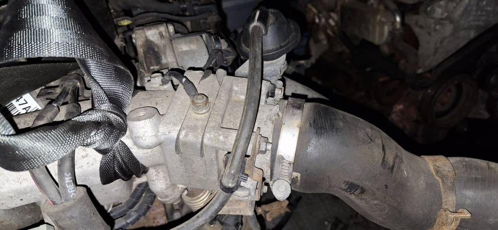 851002XXXX Hyundai i30 2010 Suurella Virtaamalla Varustettu Kaasuläpän - Thumbnail 2