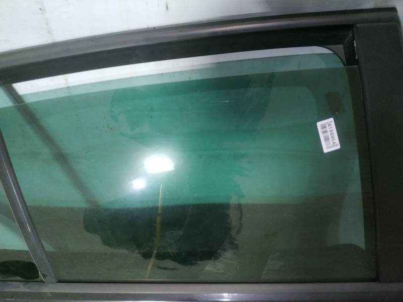 Volkswagen Golf 2005 Szyba drzwi - TYLNE PRAWE