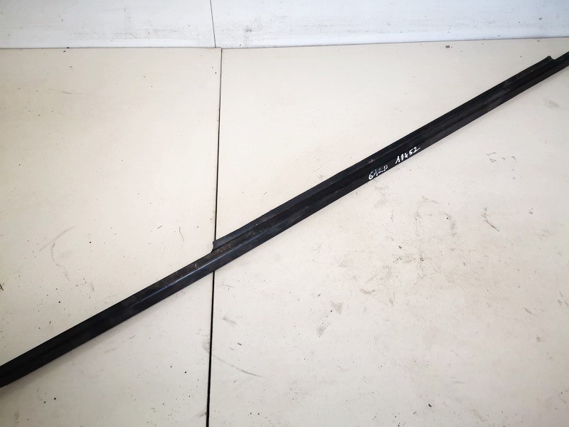 Mitsubishi Carisma 1997 Oven lasin tiivistelista  - TAKANA OIKEALLA