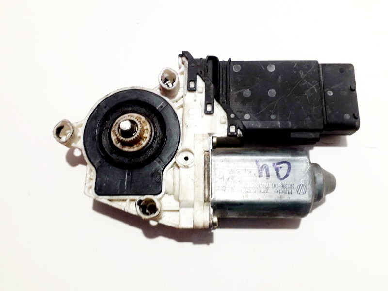 7746002101 Volkswagen Golf 2000 Window Motor - FRONT RIGHT