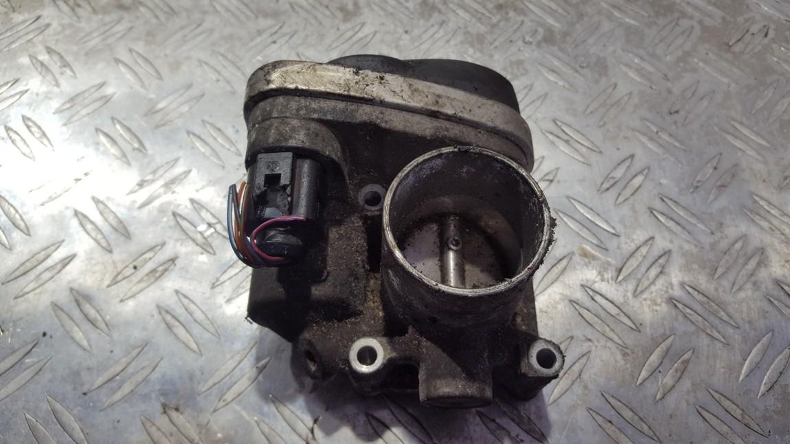 036133062N Volkswagen Polo 2003 Suurella Virtaamalla Varustettu Kaasuläpän