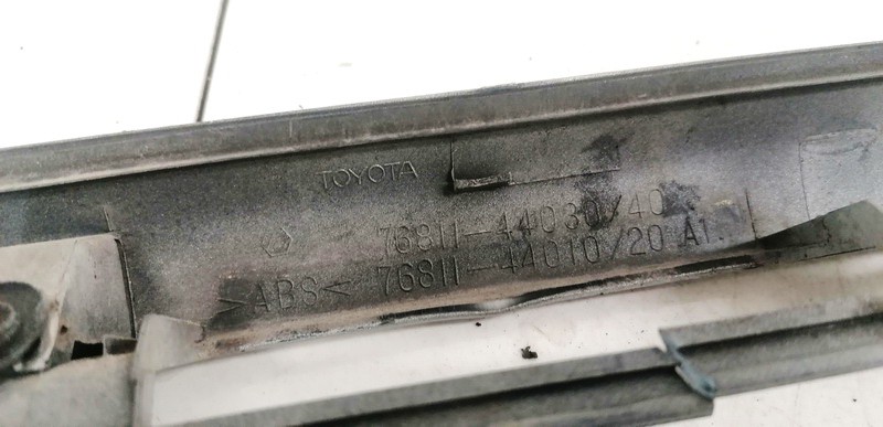 7681144010 Toyota Avensis Verso 2005 Zewnętrzne wykończenie tylnej klapy (oświetlenie tablicy rejestracyjnej) - TYLNE - Thumbnail 3