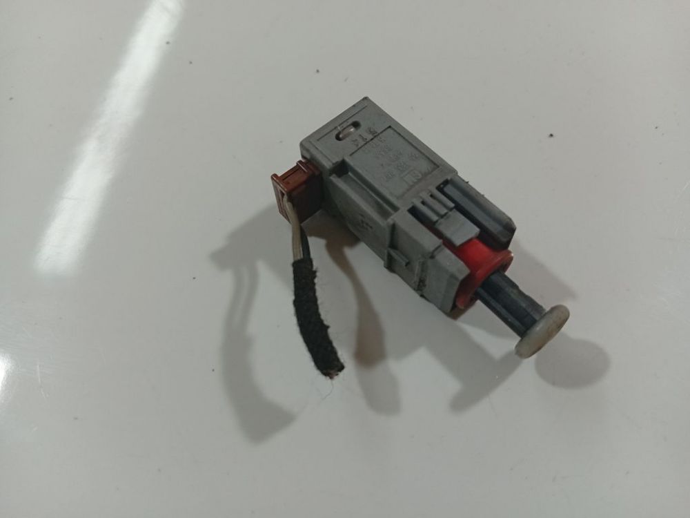 09185907 Opel Astra 2005 Stabdziu zibintu daviklis (rele-varlyte)