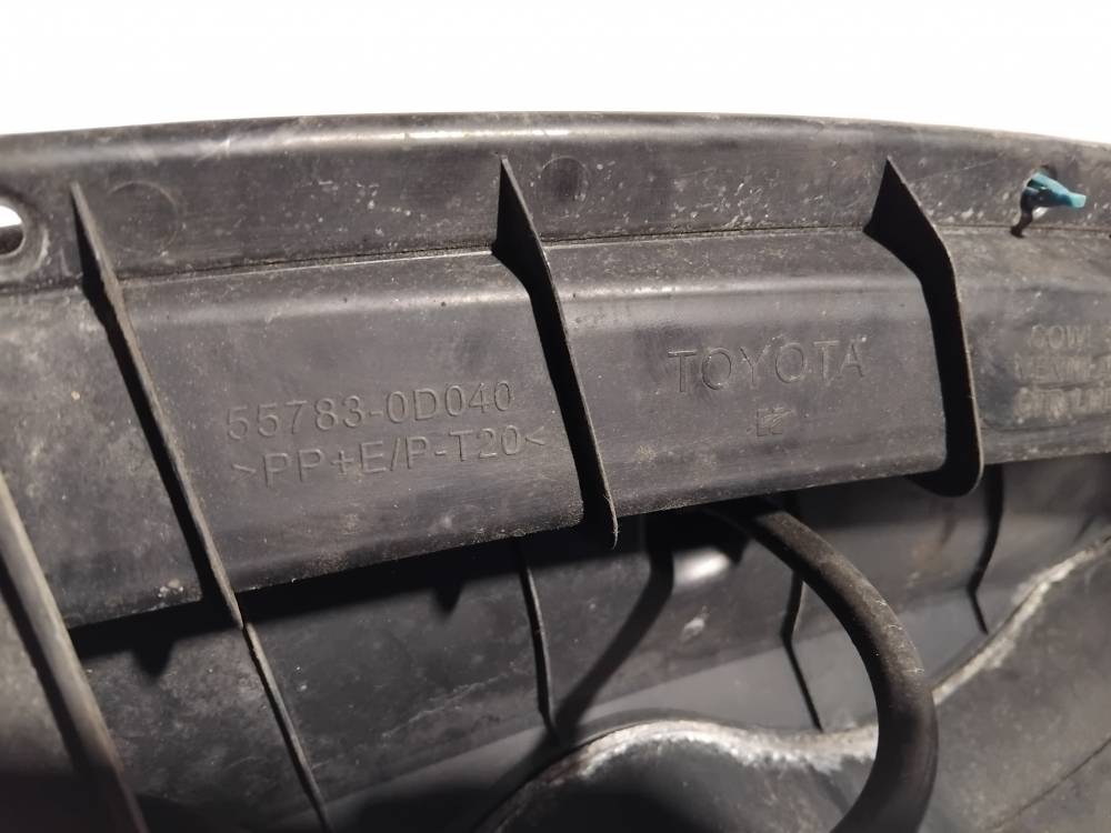 557830D040 Toyota Yaris 2007 Pyyhkijän mekanismin suojus - Thumbnail 3