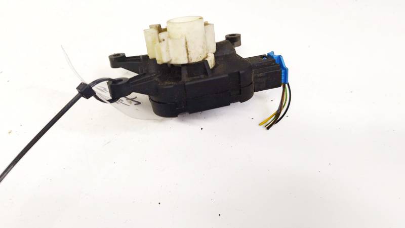 0132801337 Volkswagen Touran 2005 Lämmittimen läppämotor - Thumbnail 3