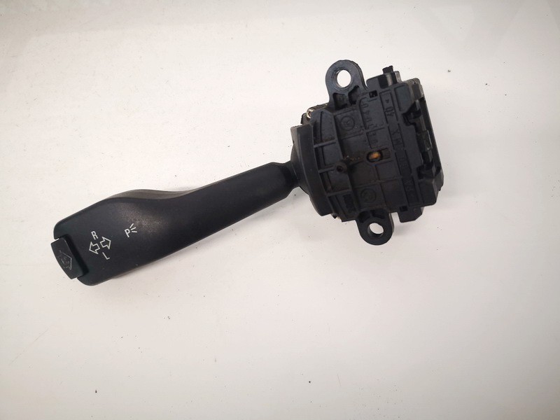 8363668M BMW 3-Series 2003 Indicator Switch (Light Stalk)
