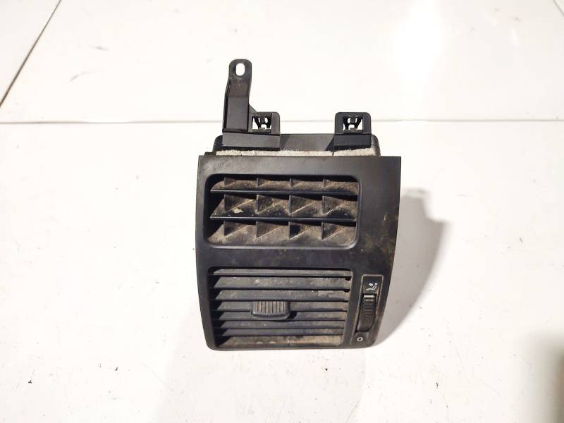 1T0819703A Volkswagen Touran 2005 Sisäilman ilmanvaihtoritilät