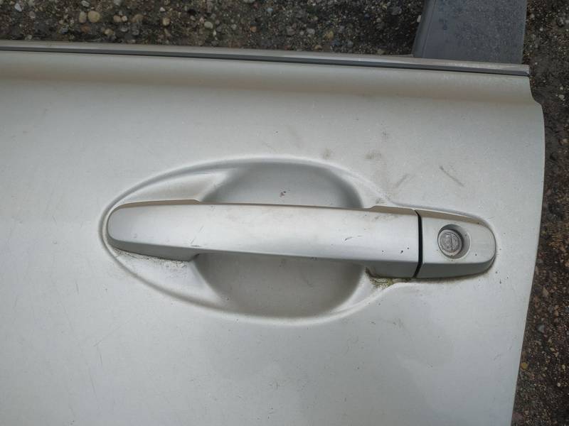Toyota Avensis 2004 Zewnętrzna klamka drzwi - PRZEDNIE LEWE