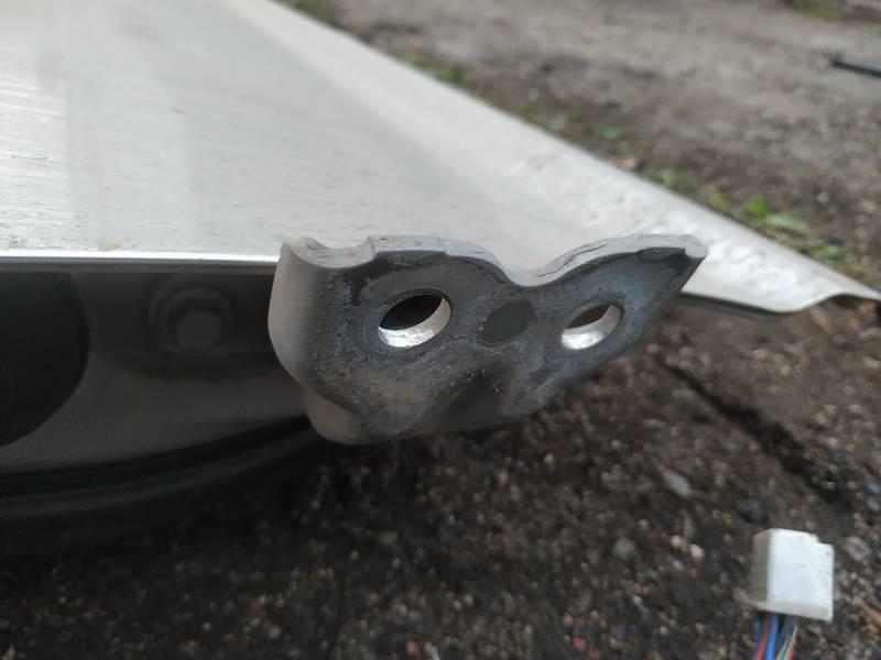 Toyota Avensis 2004 Zawias przednich drzwi - PRZEDNIE