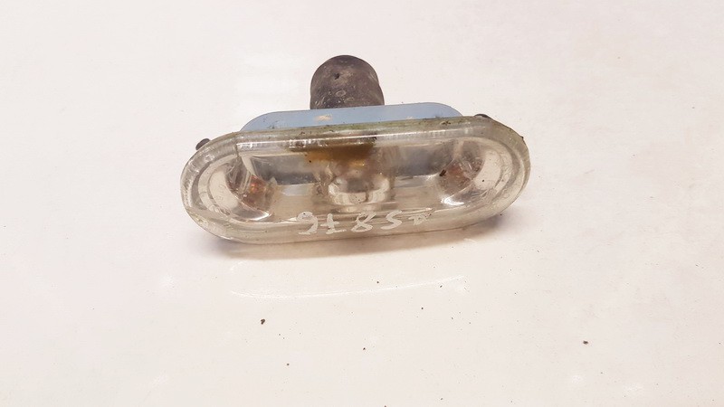 1J0949117 Volkswagen Passat 2000 Clear Side Repeaters - FRONT RIGHT