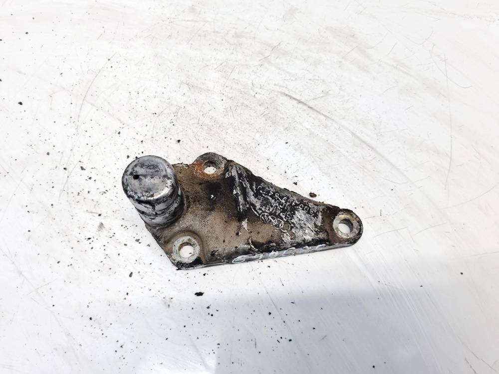 8D0199343J Audi A6 1998 Engine Mount Bracket and Gearbox Mount Bracket