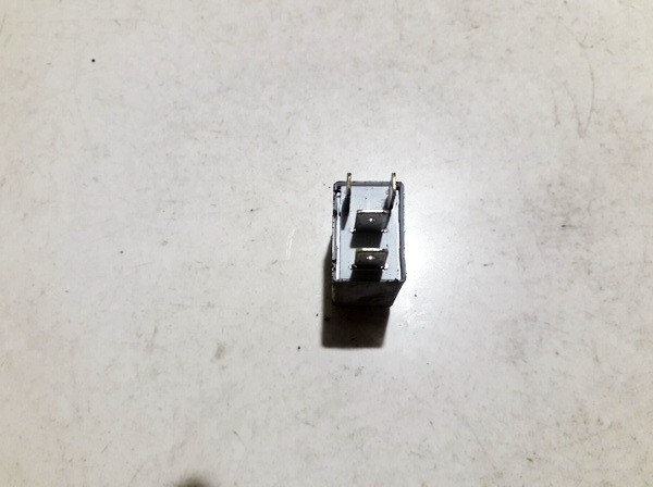 1k0951253 1k0 951 253 Relay module Volkswagen Passat 2007 - EIS00669777 ...