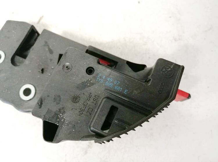 1K0885681E Skoda Octavia 2008 Seat Lock Latch assembly - Thumbnail 3