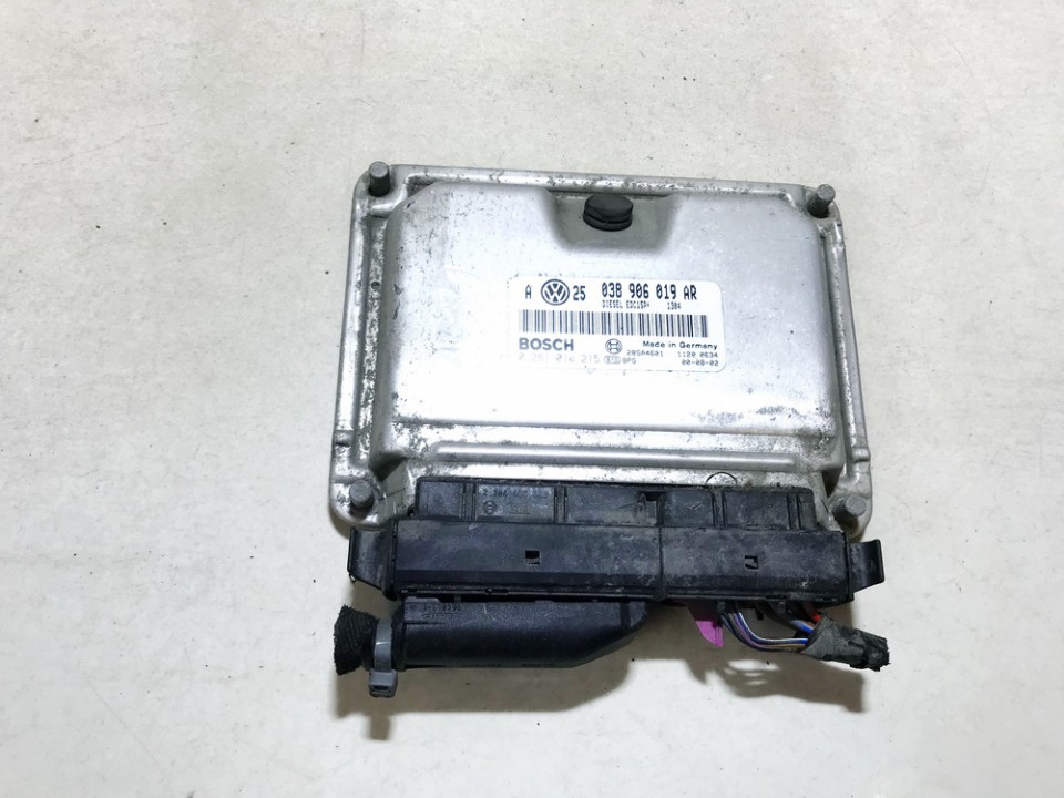 038906019 Volkswagen Golf 2001 ECU Engine Computer (Engine Control Unit)