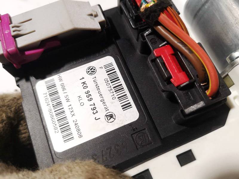 1K0959793J Volkswagen Golf 2008 Window Motor - FRONT LEFT - Thumbnail 3