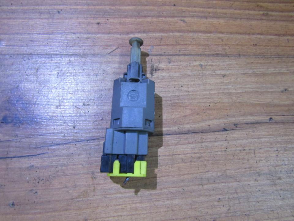 GA2C6649Y Mazda 323F 1997 Stabdziu zibintu daviklis (rele-varlyte)