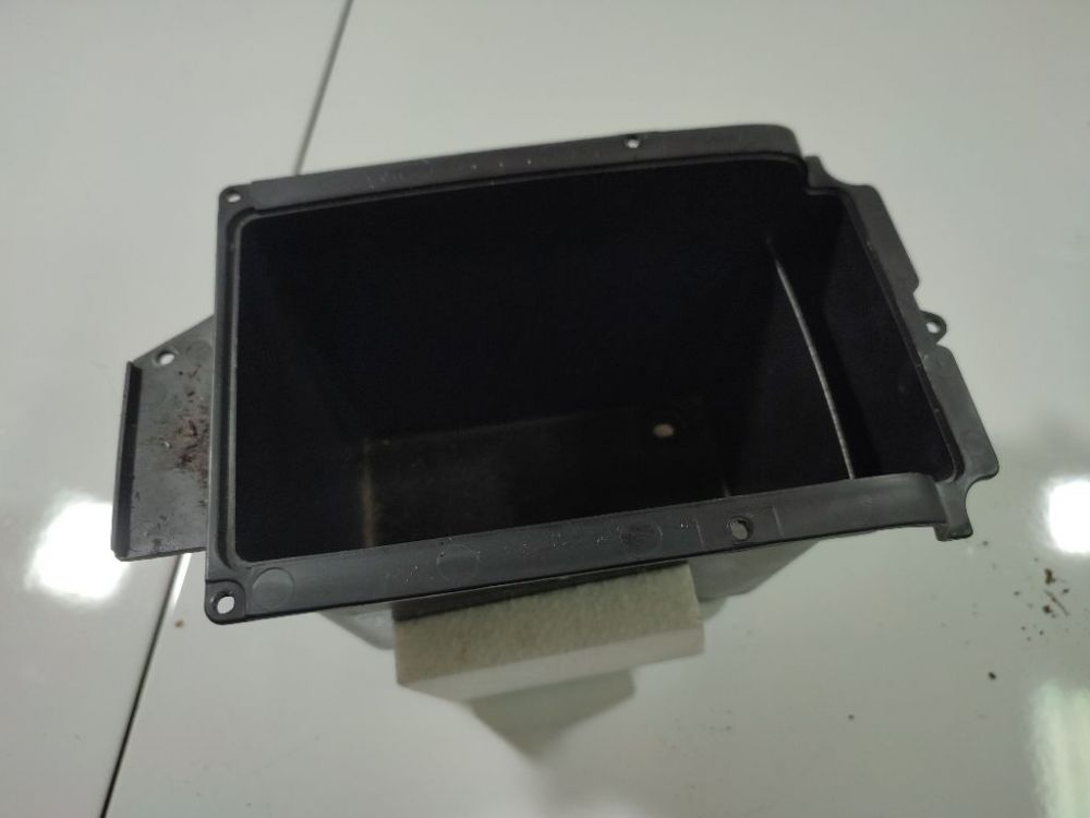 S22001820 Subaru Outback 2001 Boîte à Gants