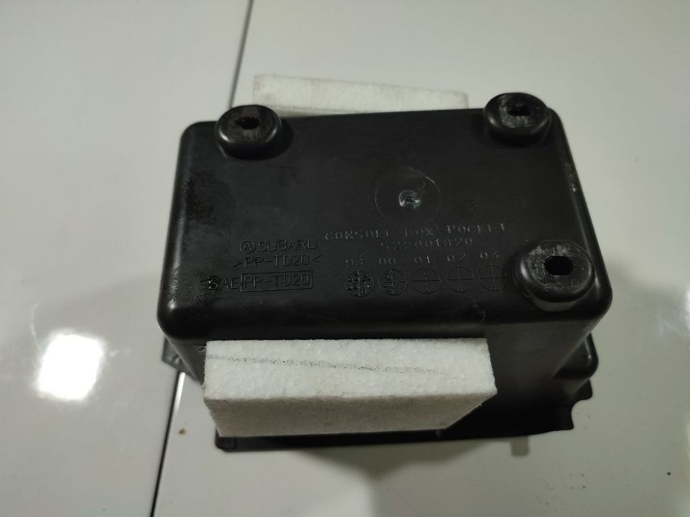 S22001820 Subaru Outback 2001 Mantu glabāšanas nodalījums - Thumbnail 3