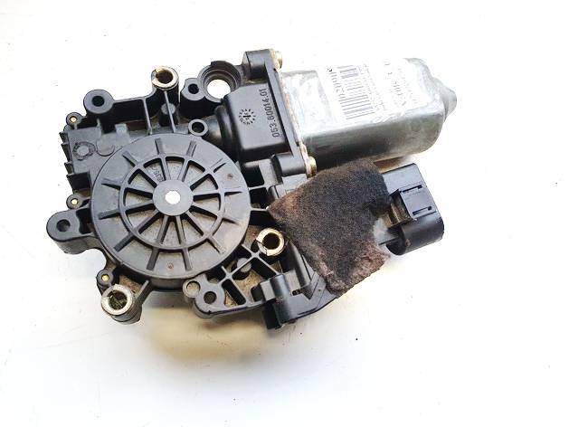 119002102 Audi A6 1995 Silnik podnośnika szyby drzwi - PRZEDNIE LEWE