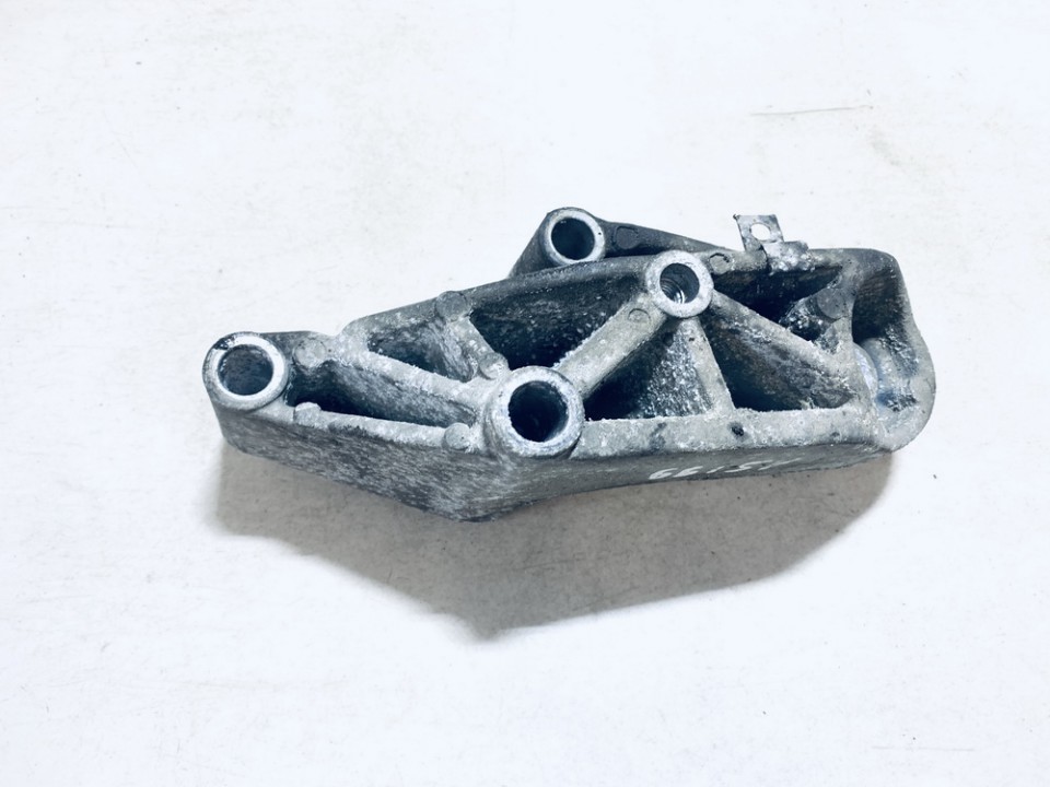 Audi A4 1999 Engine Mount Bracket and Gearbox Mount Bracket