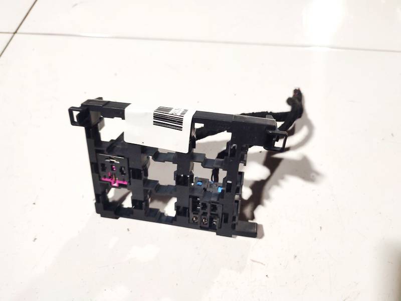 1T1937503A Volkswagen Touran 2005 Sulakerasia