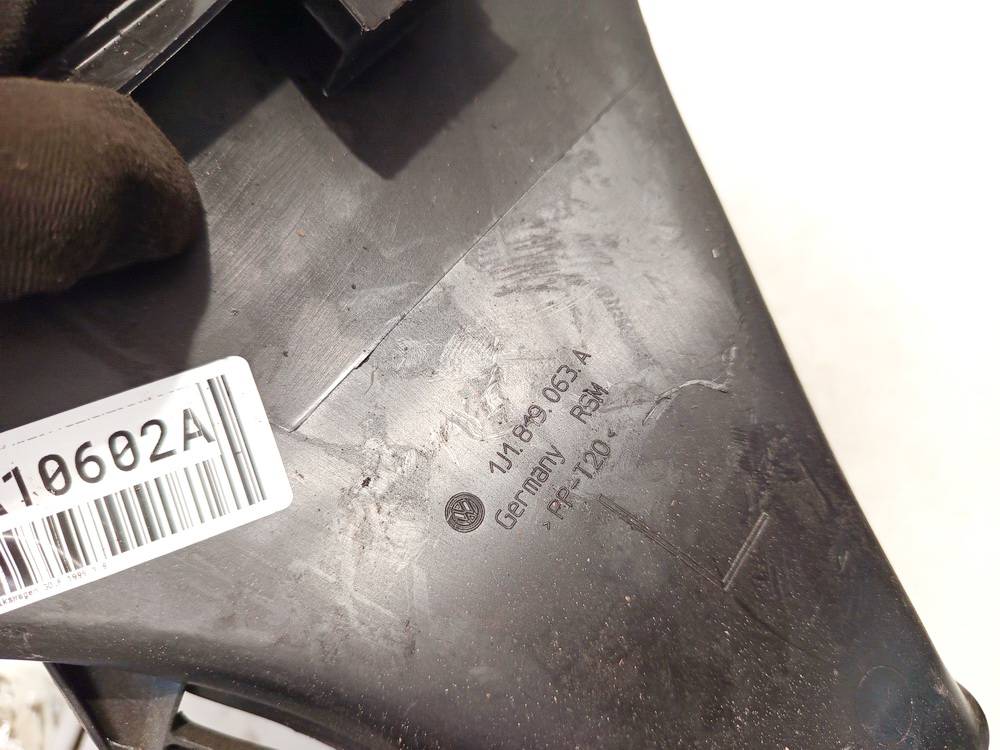 1J1819063A Volkswagen Golf 1999 Air Intake Panel - Thumbnail 3