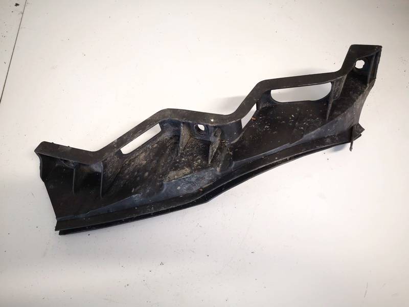 3C0807890 Volkswagen Passat 2005 Etuvalon kiinnike - EDESSÄ OIKEALLA