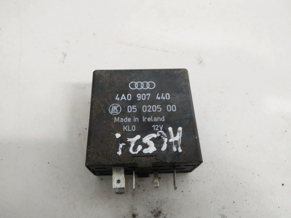 4A0907440 Audi A4 1995 Relay module