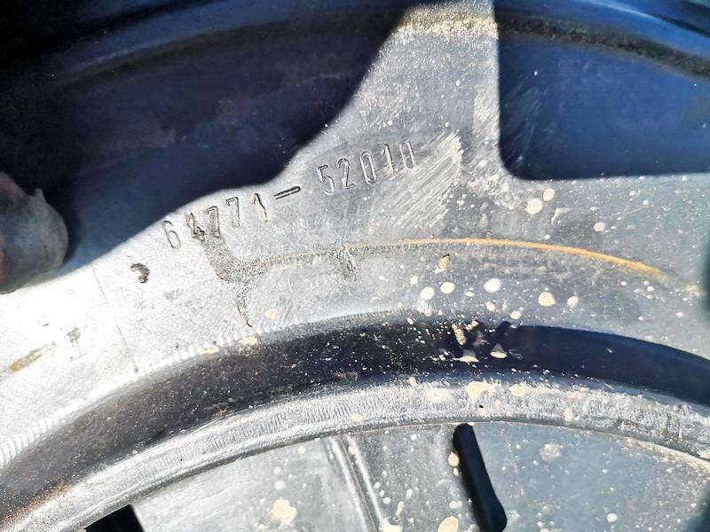 6477152010 Toyota Yaris 2003 Tool kit - Thumbnail 3