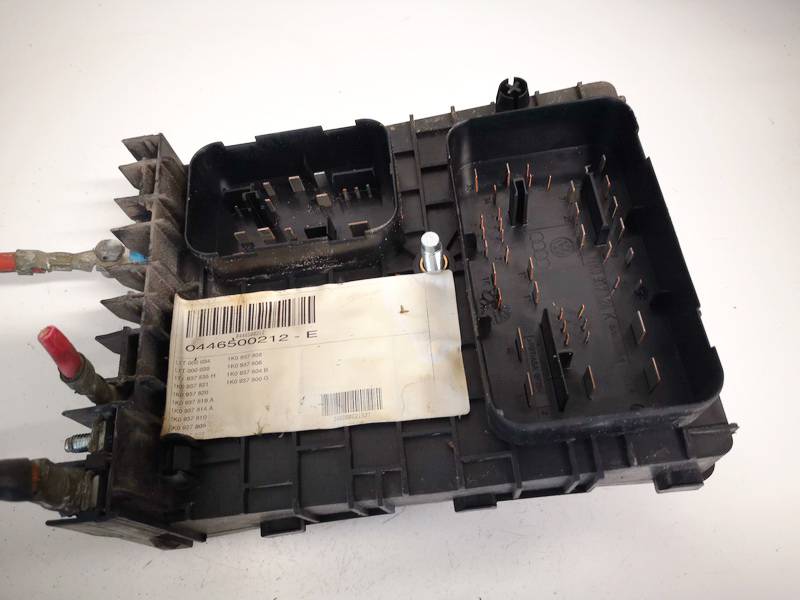 1K0937124K Volkswagen Touran 2004 Fuse box