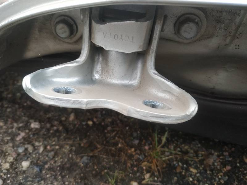 Toyota Avensis 2004 Zawias tylnych drzwi - TYLNE