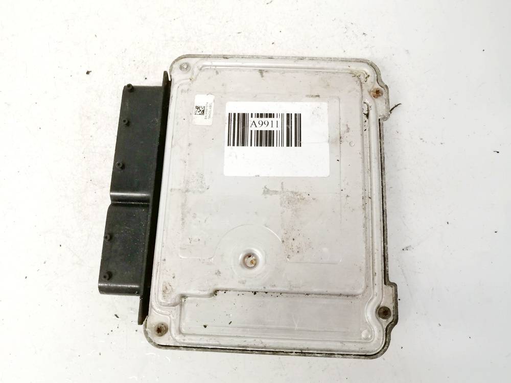 03G906021TG Skoda Octavia 2013 Moottorin ohjainyksikkö