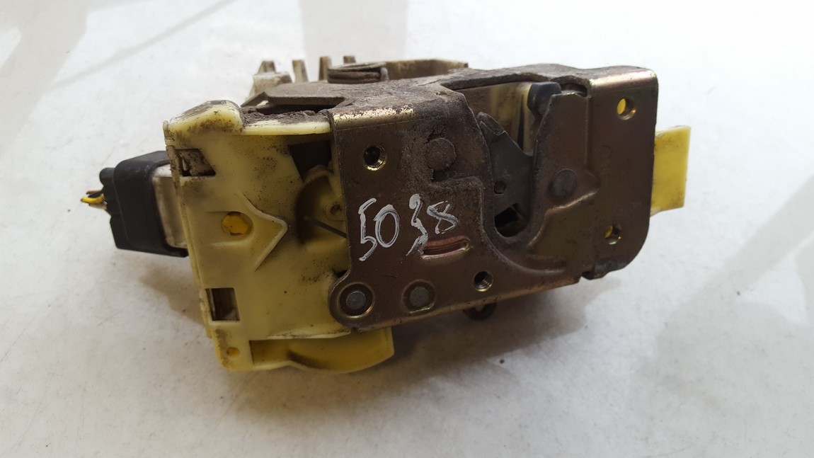 XS41A21812CF Ford Focus 2000 Door Lock Mechanism - FRONT RIGHT