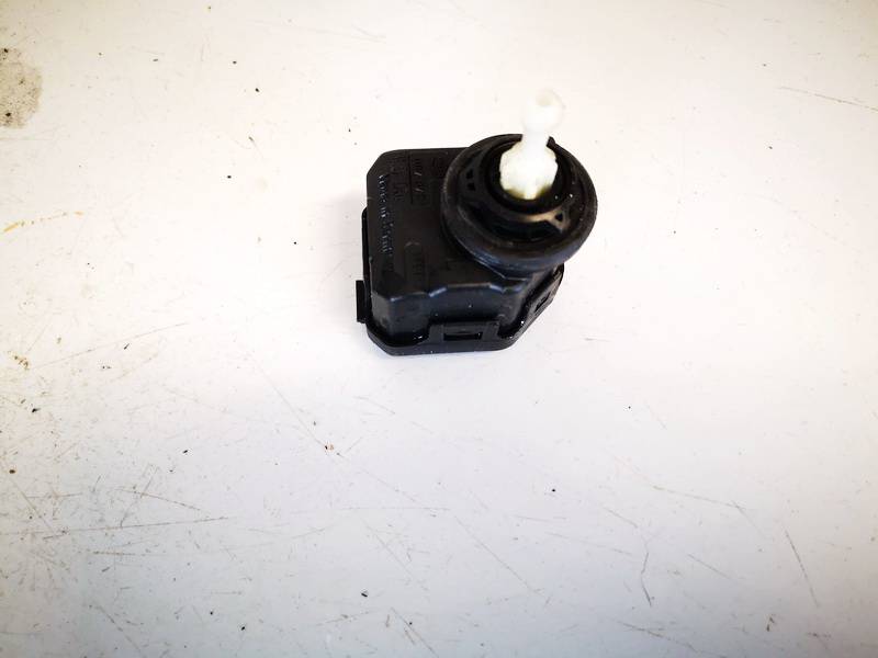 1J0941295C Volkswagen Golf 2000 Headlighth Levell Range Adjustment Motor