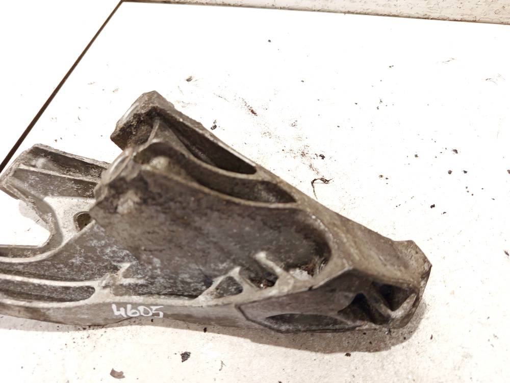 Audi A5 2011 Moottorin kiinnike - Thumbnail 3